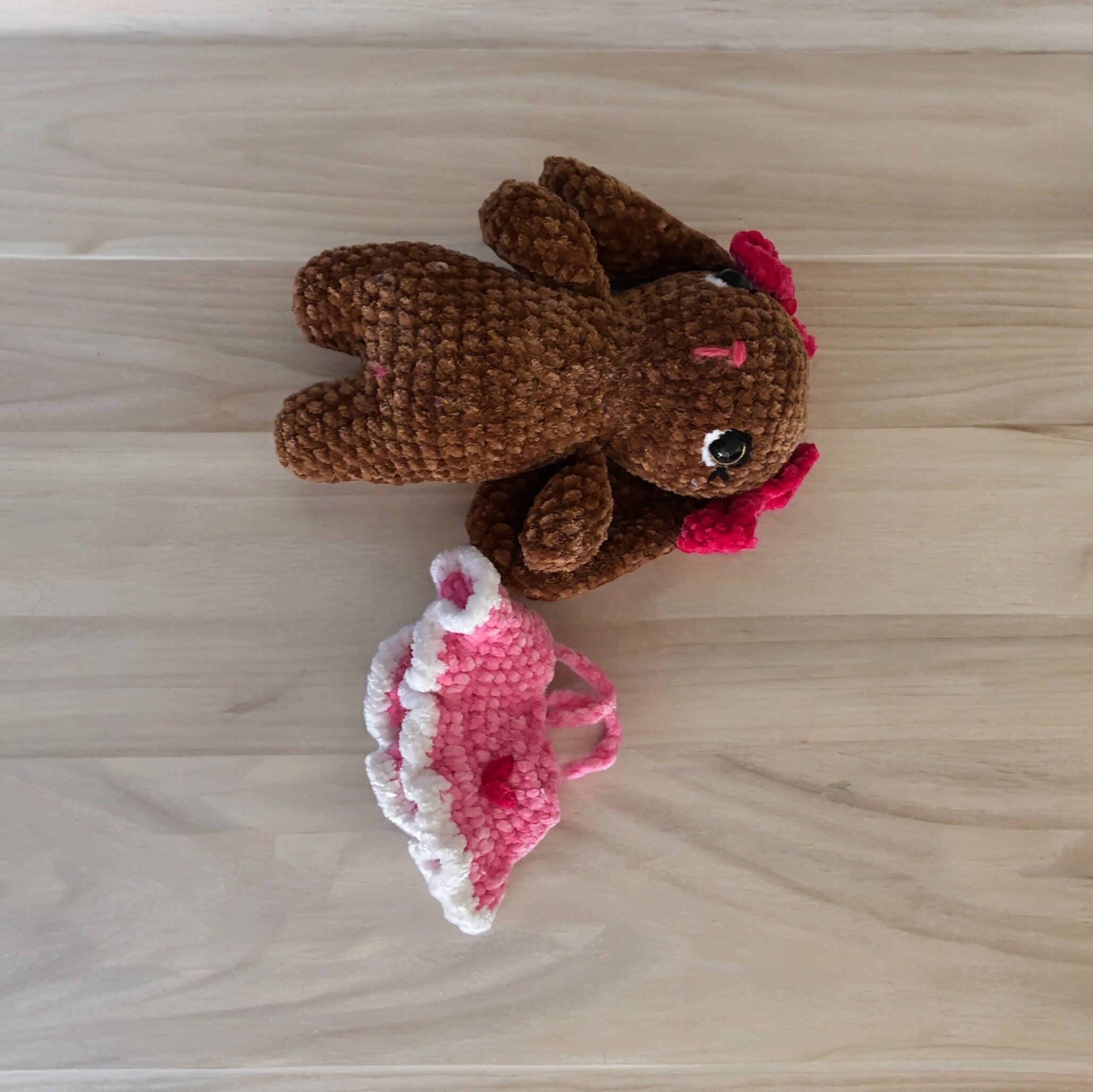 Amigurimi crochet bunny in sun dress