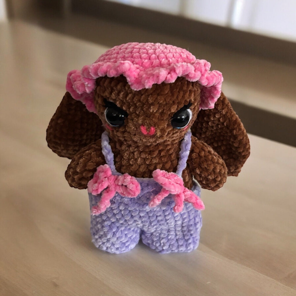 Amigurimi crochet bunny in romper