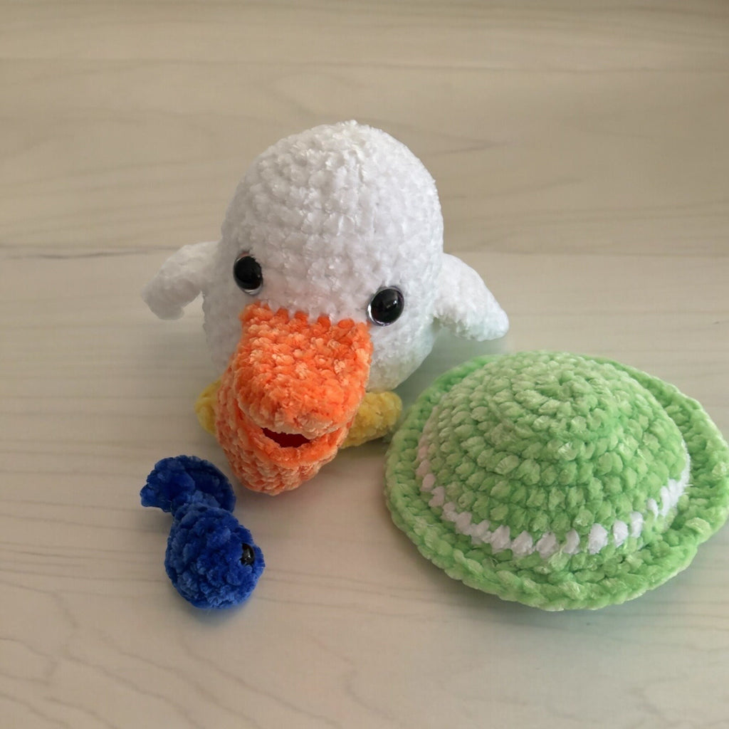 Amigurimi crochet pelican / Crab combo