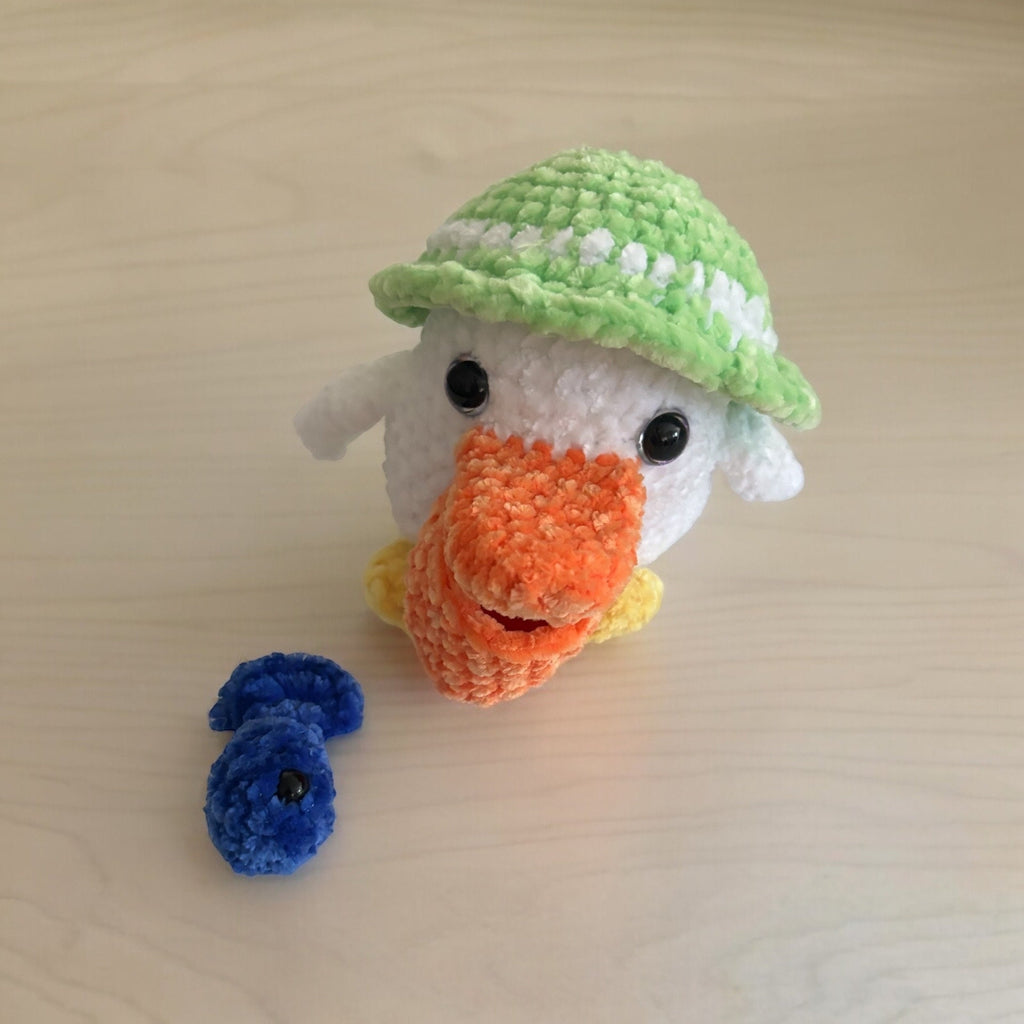 Amigurimi crochet pelican / Crab combo