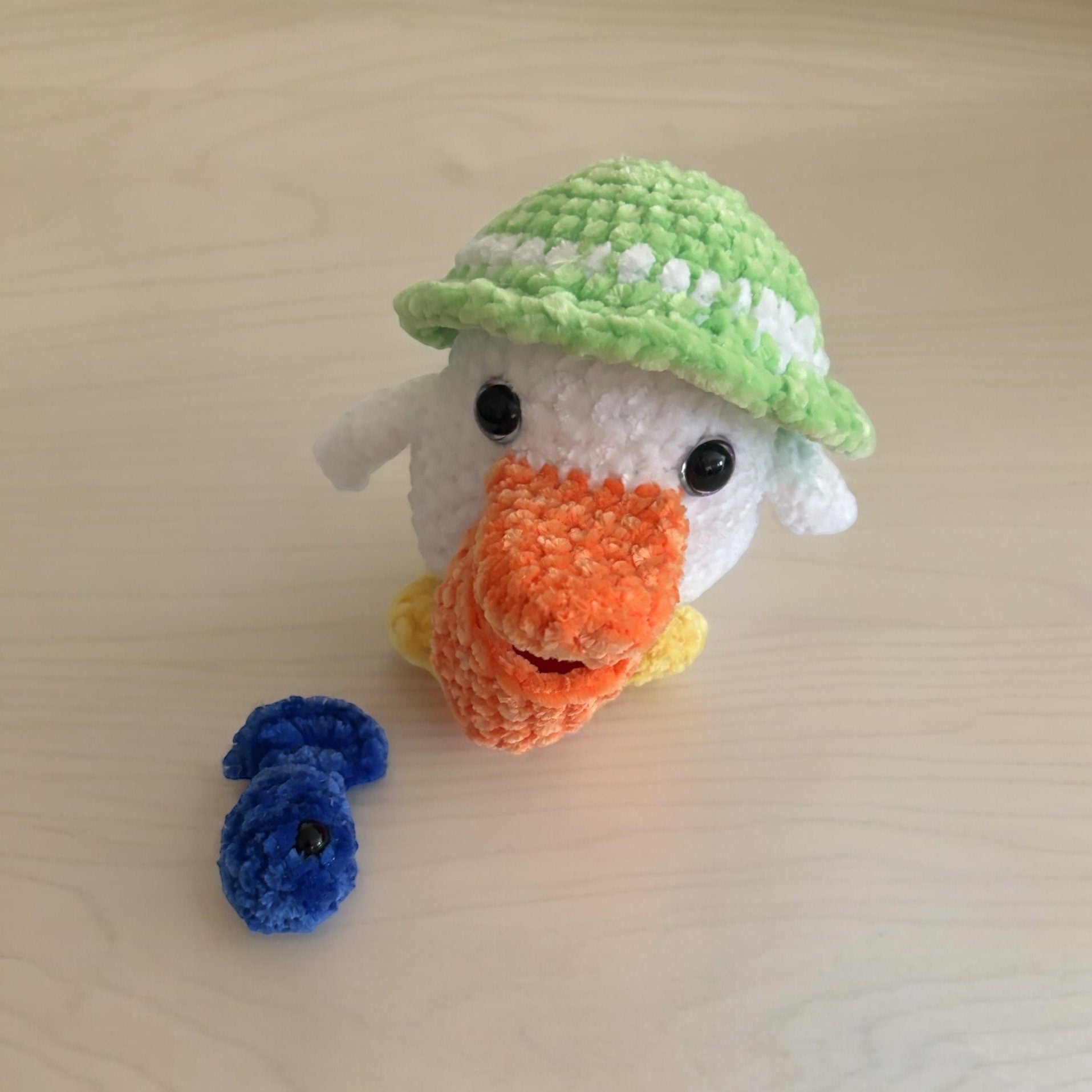 Amigurimi crochet pelican / Crab combo