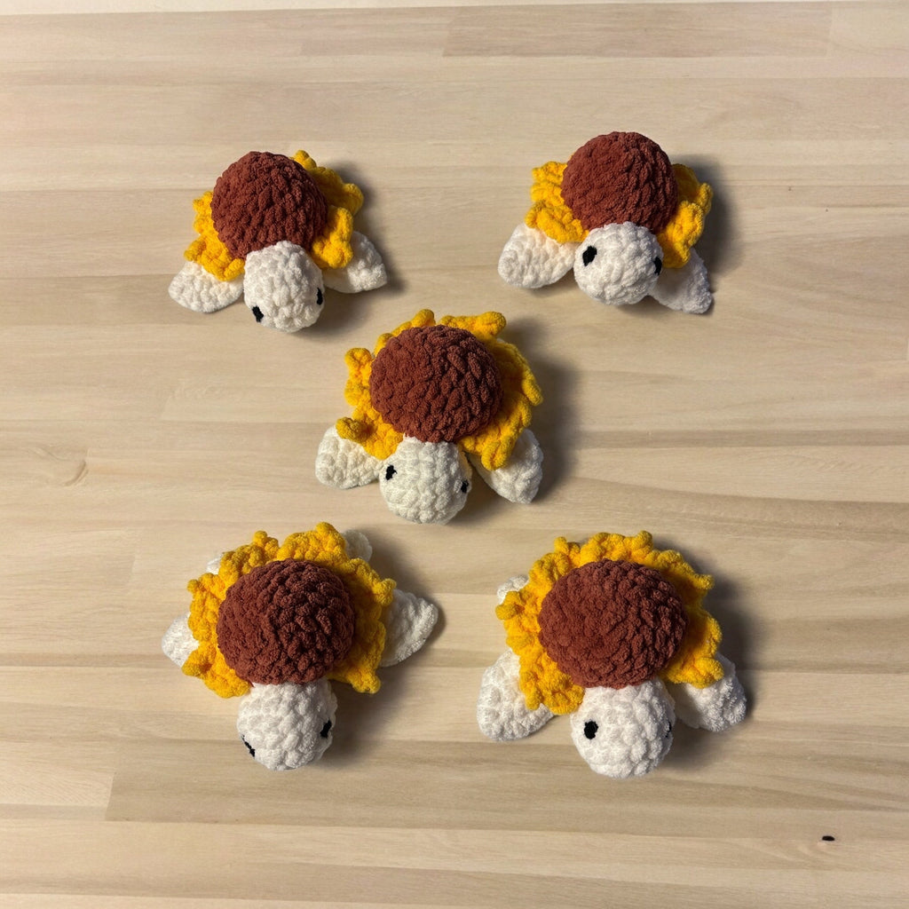Amigurimi crochet sunflower sea turtle