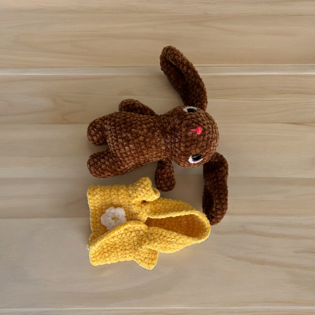 Amigurimi crochet bunny in rain coat