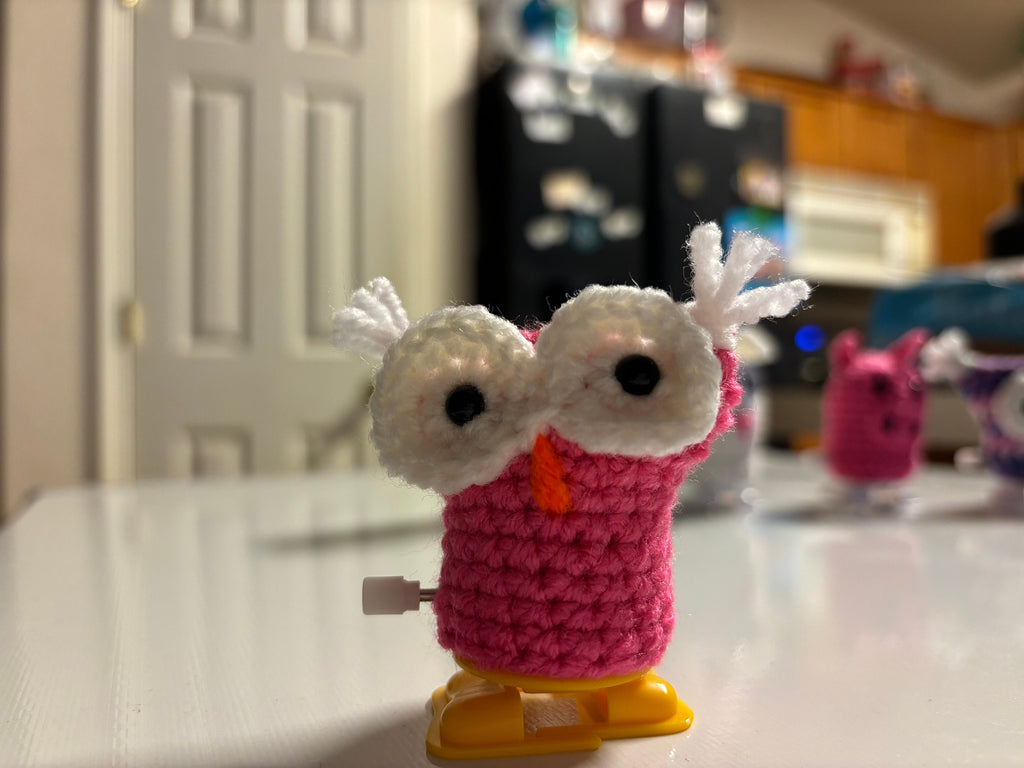 Amigurimi walking pink owl